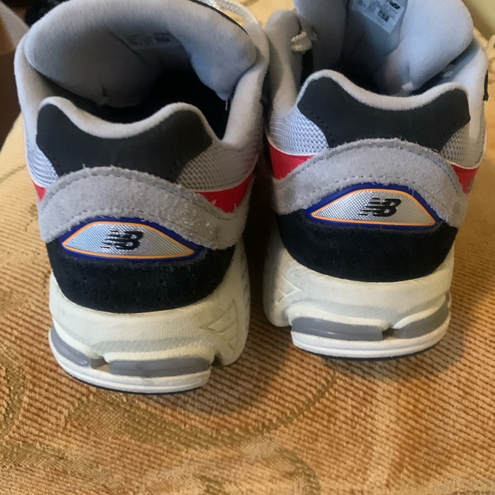 New Balance Black and Red Sneakers Athletic Design/2002R